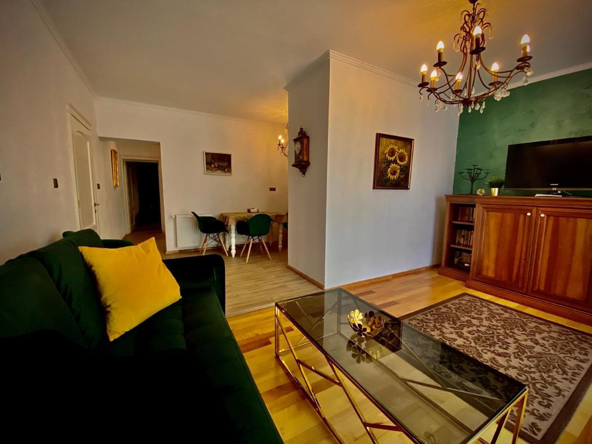 Sarada Boutique Luxury Apartment Дева Екстер'єр фото