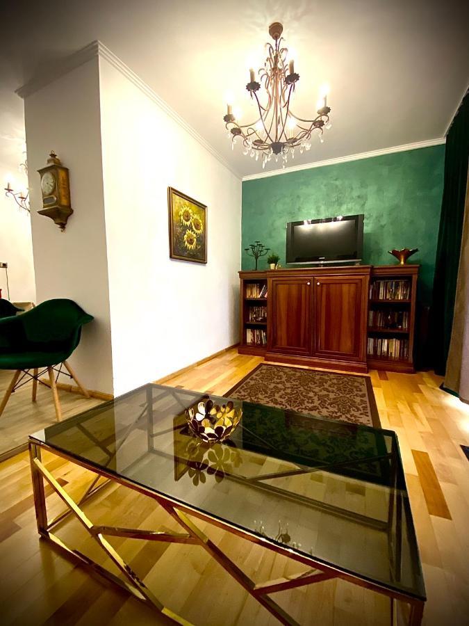 Sarada Boutique Luxury Apartment Дева Екстер'єр фото