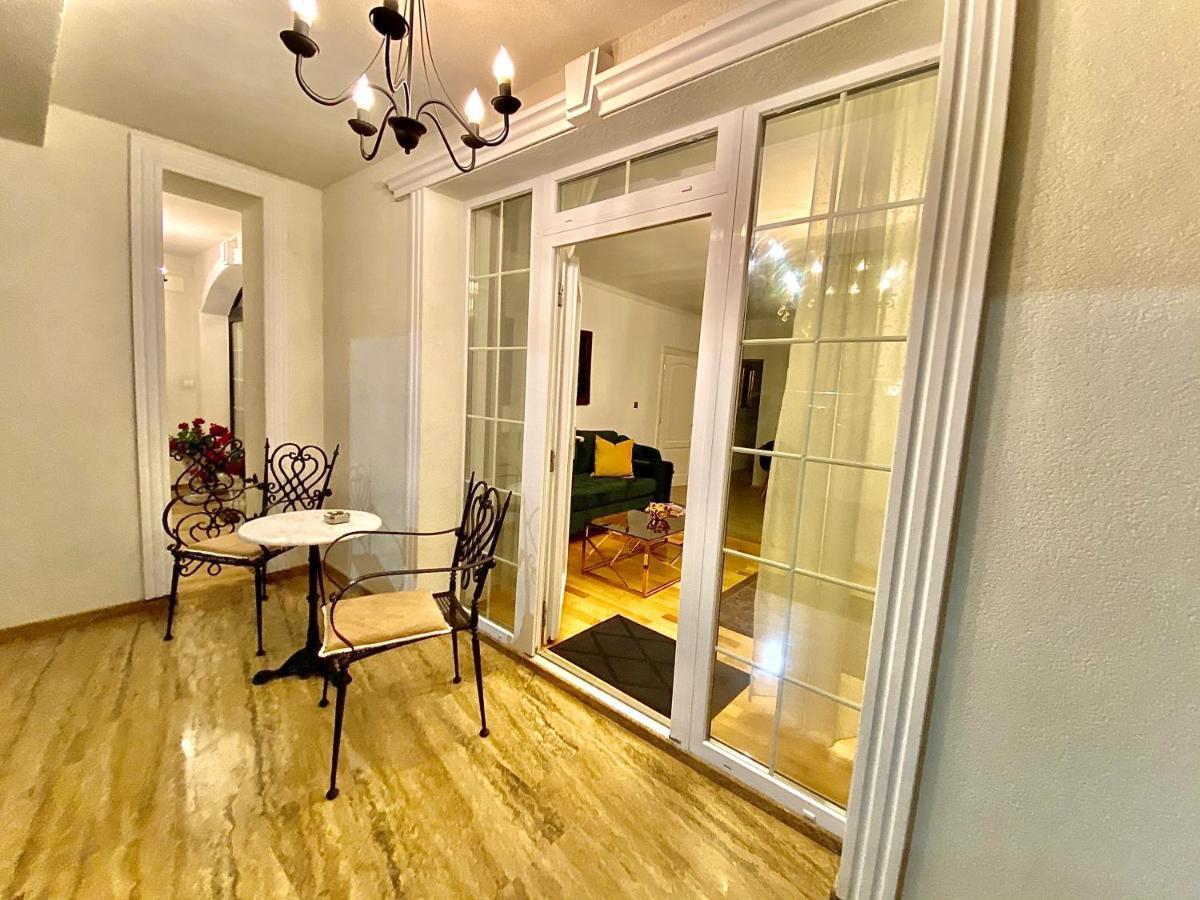 Sarada Boutique Luxury Apartment Дева Екстер'єр фото