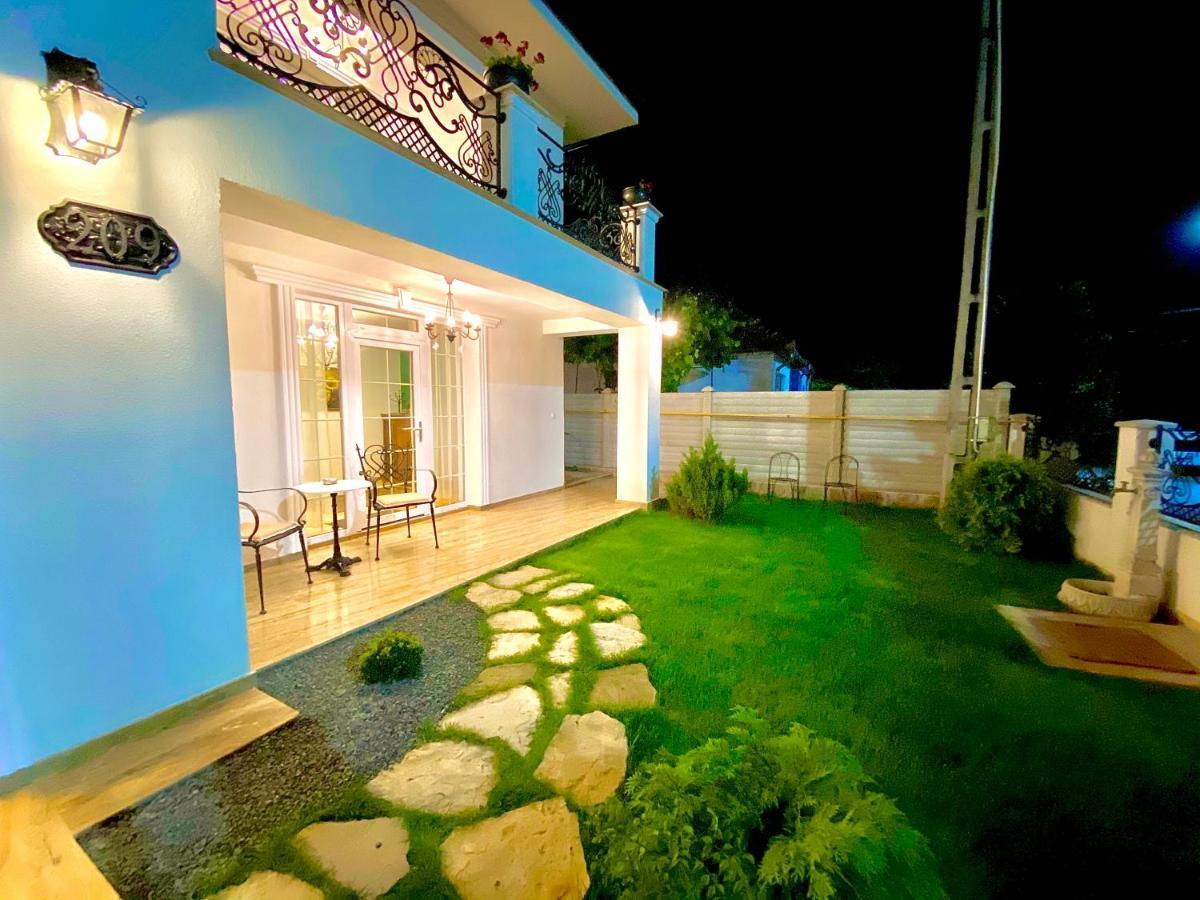 Sarada Boutique Luxury Apartment Дева Екстер'єр фото