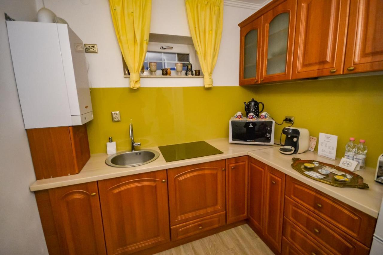 Sarada Boutique Luxury Apartment Дева Екстер'єр фото