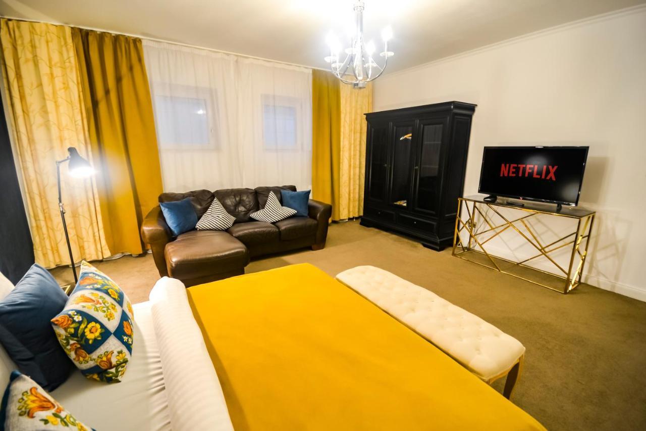 Sarada Boutique Luxury Apartment Дева Екстер'єр фото
